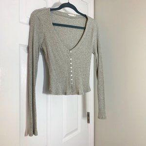 Lush Light Gray Cropped Long-Sleeve Top | Size M